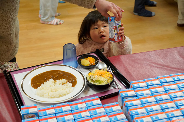 選手食堂での食事風景