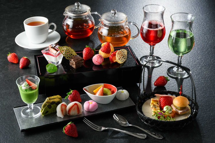 和と洋で楽しめるいちごアフタヌーンティー